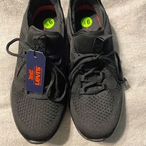 Men’s Levi 9 1/2 tennis shoes